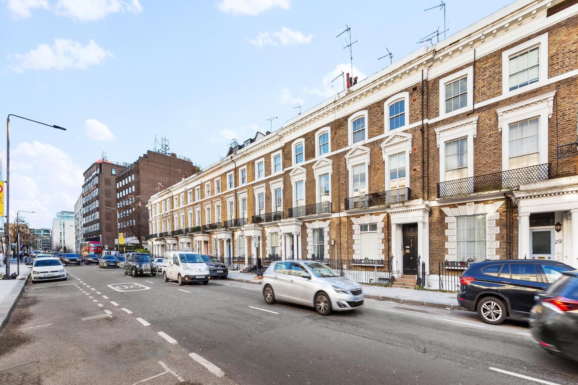 Balcony Blue Theme 1 Bedroom Central London Luxury Flat Near Hyde Park! Accommodates Up To 6! Double Sofa Bed And Next To Station! Exterior photo
